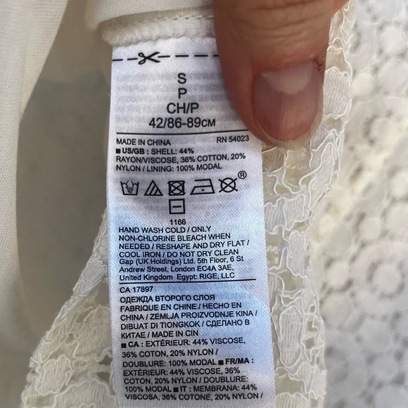 Banana Republic Ivory Lace Bell Sleeve Blouse Size Small - Picture 12 of 12